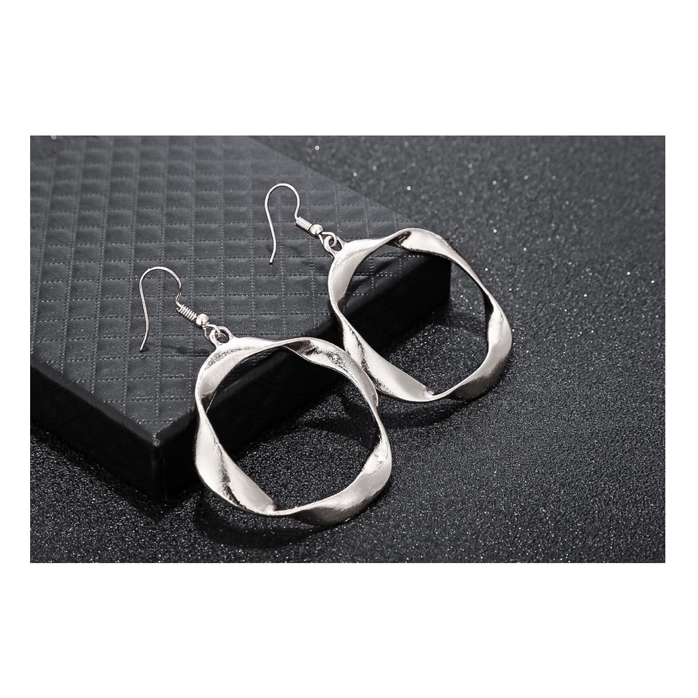 3/$30 - Silver Wavy Circle French Ear Wire Earring - Picture 4 of 8